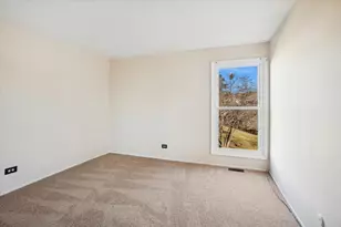 368 Willow Tree Ct, Hoffman Estates, IL 60169 - Photo 16