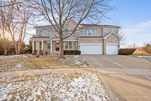 7 Birchwood Ct, Lake in the Hills, IL 60156 - Photo 1