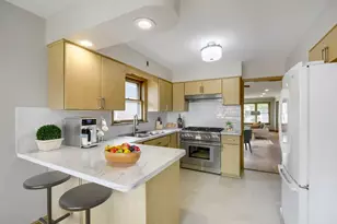 8531 S Tripp Ave, Chicago, IL 60652 - Photo 12