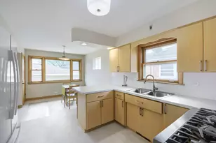 8531 S Tripp Ave, Chicago, IL 60652 - Photo 16