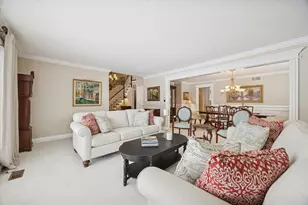 8401 Golfview Dr, Orland Park, IL 60462 - Photo 4