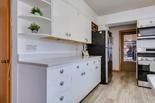 1709 Valley Pkwy, Joliet, IL 60433 - Photo 8