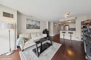 10 E Ontario St, Chicago, IL 60611 - Photo 2