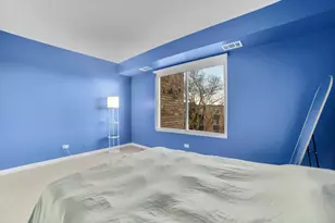 500 W Huntington Commons Rd, Mount Prospect, IL 60056 - Photo 10