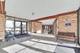 500 W Huntington Commons Rd, Mount Prospect, IL 60056 - Photo 24