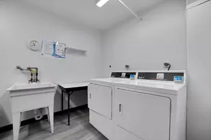 500 W Huntington Commons Rd, Mount Prospect, IL 60056 - Photo 20