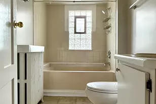 943 W Galena Blvd, Aurora, IL 60506 - Photo 6