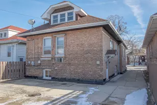 2418 Oak Park Ave, Berwyn, IL 60402 - Photo 10