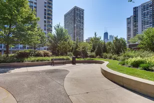 1355 N Sandburg Terrace, Chicago, IL 60610 - Photo 36