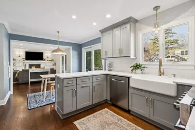 216 E Scranton Avenue, Lake Bluff, IL 60044 - Photo 6