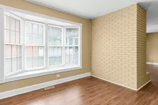 944 Carol Ln, Crete, IL 60417 - Photo 8