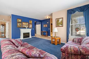 21325 Windsor Lake Ln, Crest Hill, IL 60403 - Photo 10