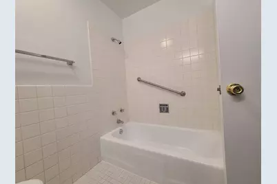 [Address not provided], Chicago, IL 60613 - Photo 14