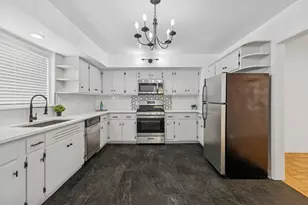 10454 S Claremont Ave, Chicago, IL 60643 - Photo 6