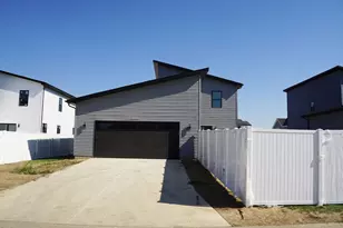 775 Kristin Dr, Normal, IL 61761 - Photo 40