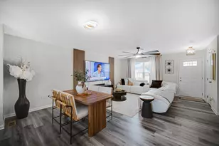 713 Wild Prairie Point, Hampshire, IL 60140 - Photo 4