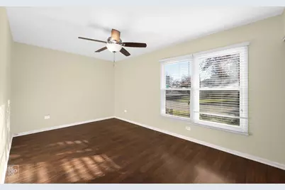 1030 Brunswick Harbor Lane #1030, Schaumburg, IL 60193 - Photo 4