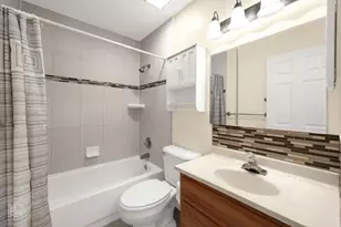 1030 Brunswick Harbor Ln, Schaumburg, IL 60193 - Photo 10