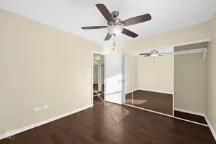 1030 Brunswick Harbor Ln, Schaumburg, IL 60193 - Photo 8