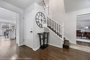 398 Woodlane Ct, Wood Dale, IL 60191 - Photo 2