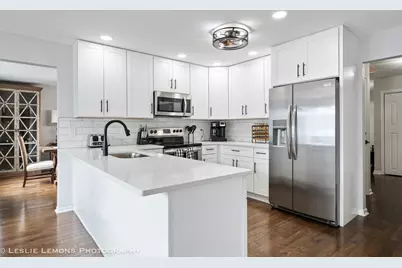 398 Woodlane Court, Wood Dale, IL 60191 - Photo 6