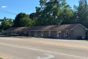 105 S Sycamore Rd, Genoa, IL 60135 - Photo 1