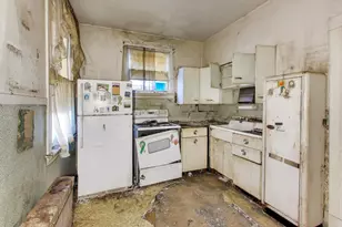 2023 N Kedvale Ave, Chicago, IL 60639 - Photo 4