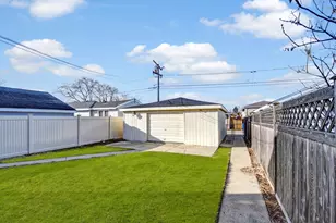 7754 S McVicker Ave, Burbank, IL 60459 - Photo 28