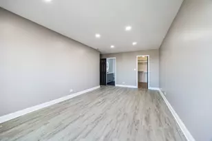 7730 Dempster St, Morton Grove, IL 60053 - Photo 16