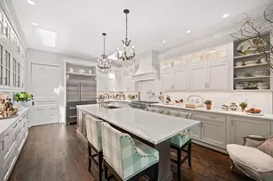 55 E Elm St, Chicago, IL 60611 - Photo 12