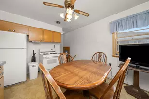 2439 Ernst St, Franklin Park, IL 60131 - Photo 10