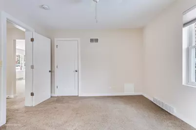 226 Charlotte Place, Mundelein, IL 60060 - Photo 10