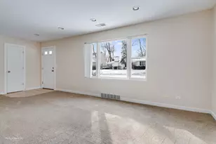 226 Charlotte Pl, Mundelein, IL 60060 - Photo 6