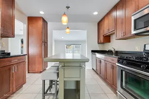 226 Charlotte Pl, Mundelein, IL 60060 - Photo 2