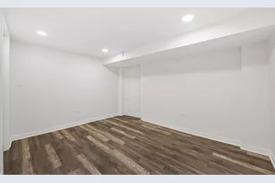 7832 S Paxton Avenue, Chicago, IL 60649 - Photo 38