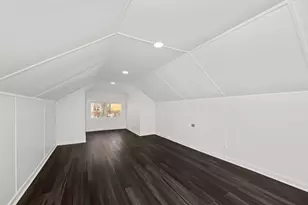 7832 S Paxton Ave, Chicago, IL 60649 - Photo 26