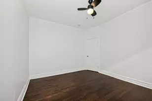 7832 S Paxton Ave, Chicago, IL 60649 - Photo 42