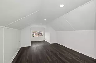 7832 S Paxton Ave, Chicago, IL 60649 - Photo 30