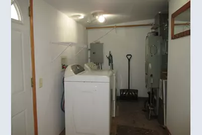 3902 W Claire Boulevard, Midlothian, IL 60445 - Photo 8