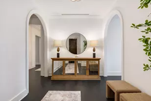 118 E Erie St, Chicago, IL 60611 - Photo 2