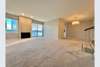 370 Springlake Lane #B, Aurora, IL 60504 - Photo 4