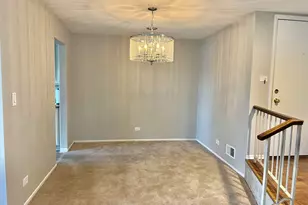 370 Springlake Ln, Aurora, IL 60504 - Photo 6