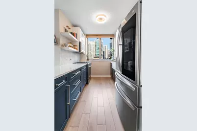 [Address not provided], Chicago, IL 60654 - Photo 8