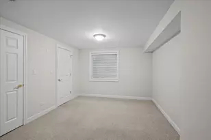 1808 Dunhill Cir, Glenview, IL 60025 - Photo 24