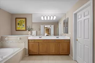 1808 Dunhill Cir, Glenview, IL 60025 - Photo 18