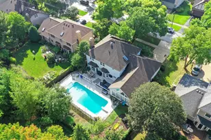 289 Winding Creek Dr, Naperville, IL 60565 - Photo 2