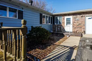 48 Avenue A, Bloomington, IL 61704 - Photo 2