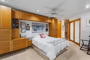 2402 N Nottingham Ct, Champaign, IL 61821 - Photo 4