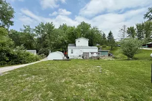 46 Lakeshore Dr, Wilmington, IL 60481 - Photo 2