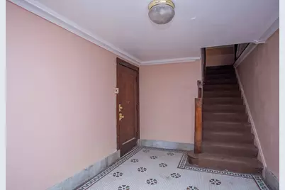 7637 S Phillips Avenue, Chicago, IL 60649 - Photo 2